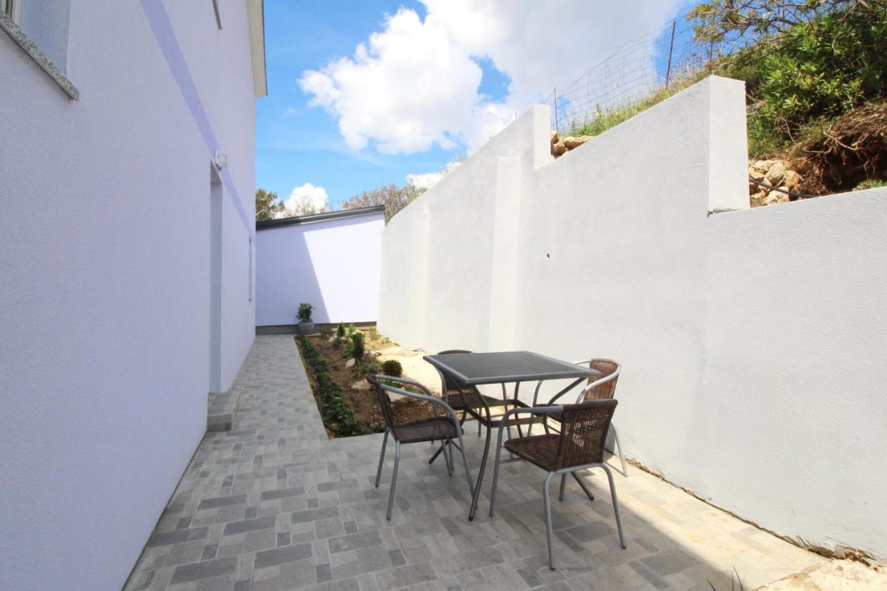 Apartments By The Sea Baska, Krk - 18824 ภายนอก รูปภาพ